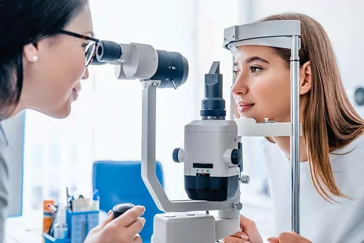 Choosing the Right Ophthalmologist: Factors to Consider